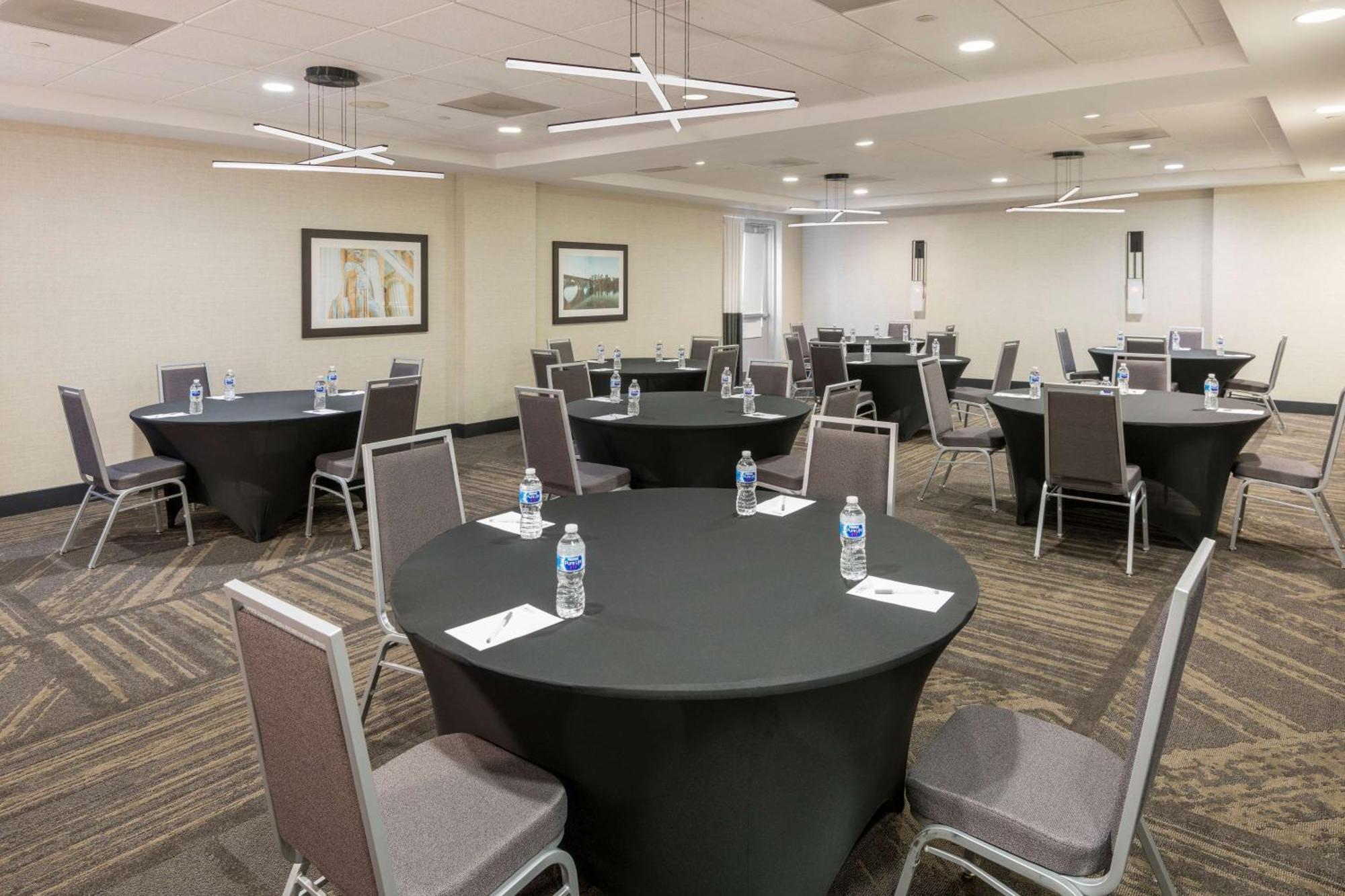 Hilton Garden White Oak Silver Spring