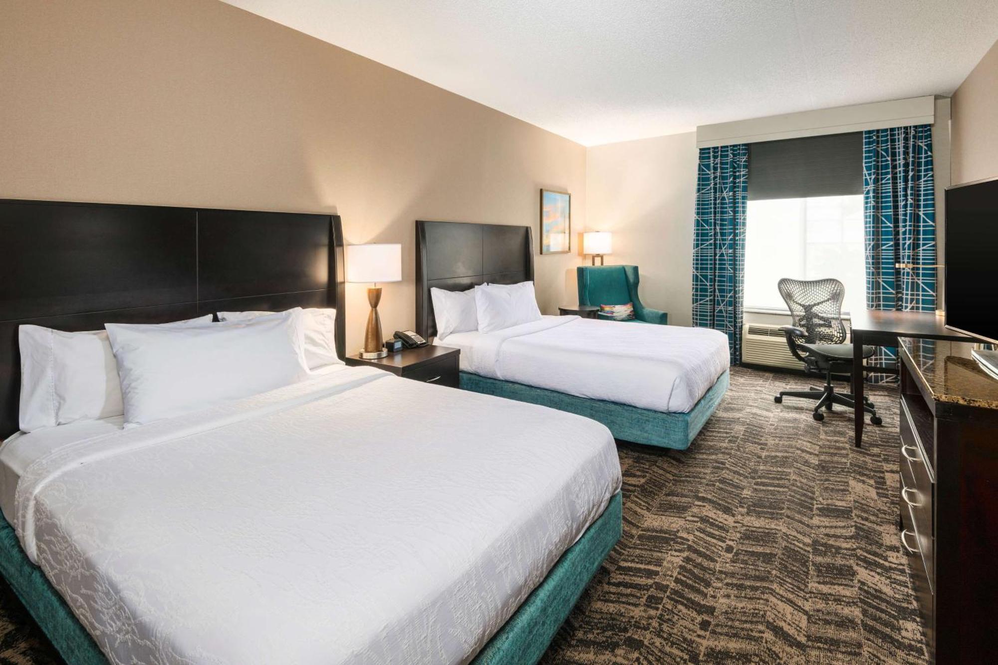 Hilton Garden White Oak Hotel 3*