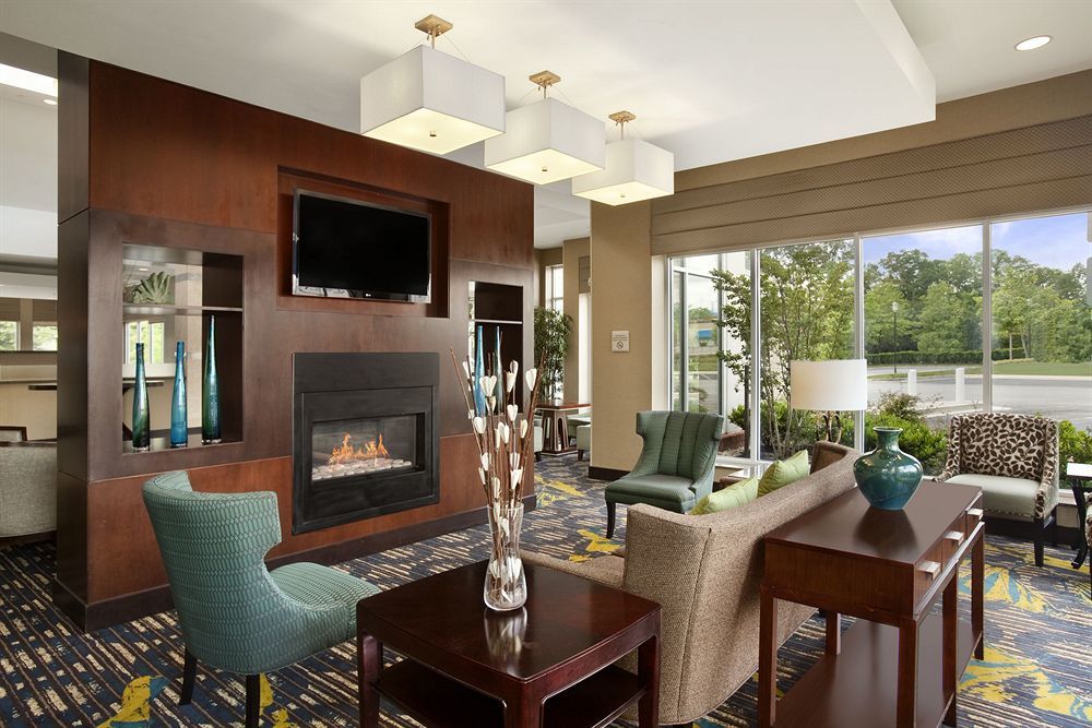 Hilton Garden White Oak 3*