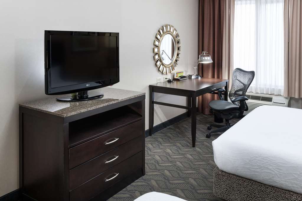 Hilton Garden White Oak Hotel